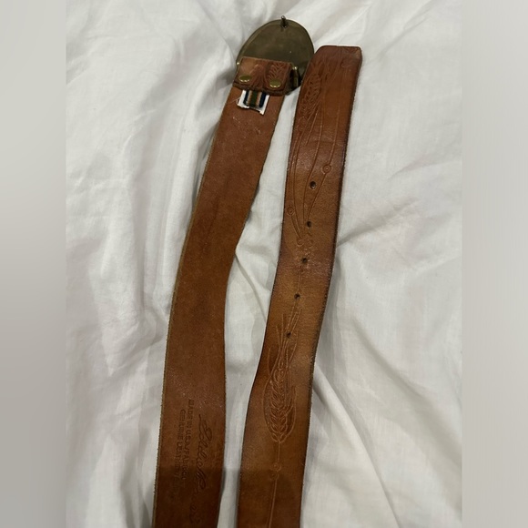 Large brass buckle belt - Picture 2 of 5